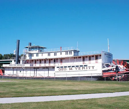 Super 8 By Wyndham Keokuk 